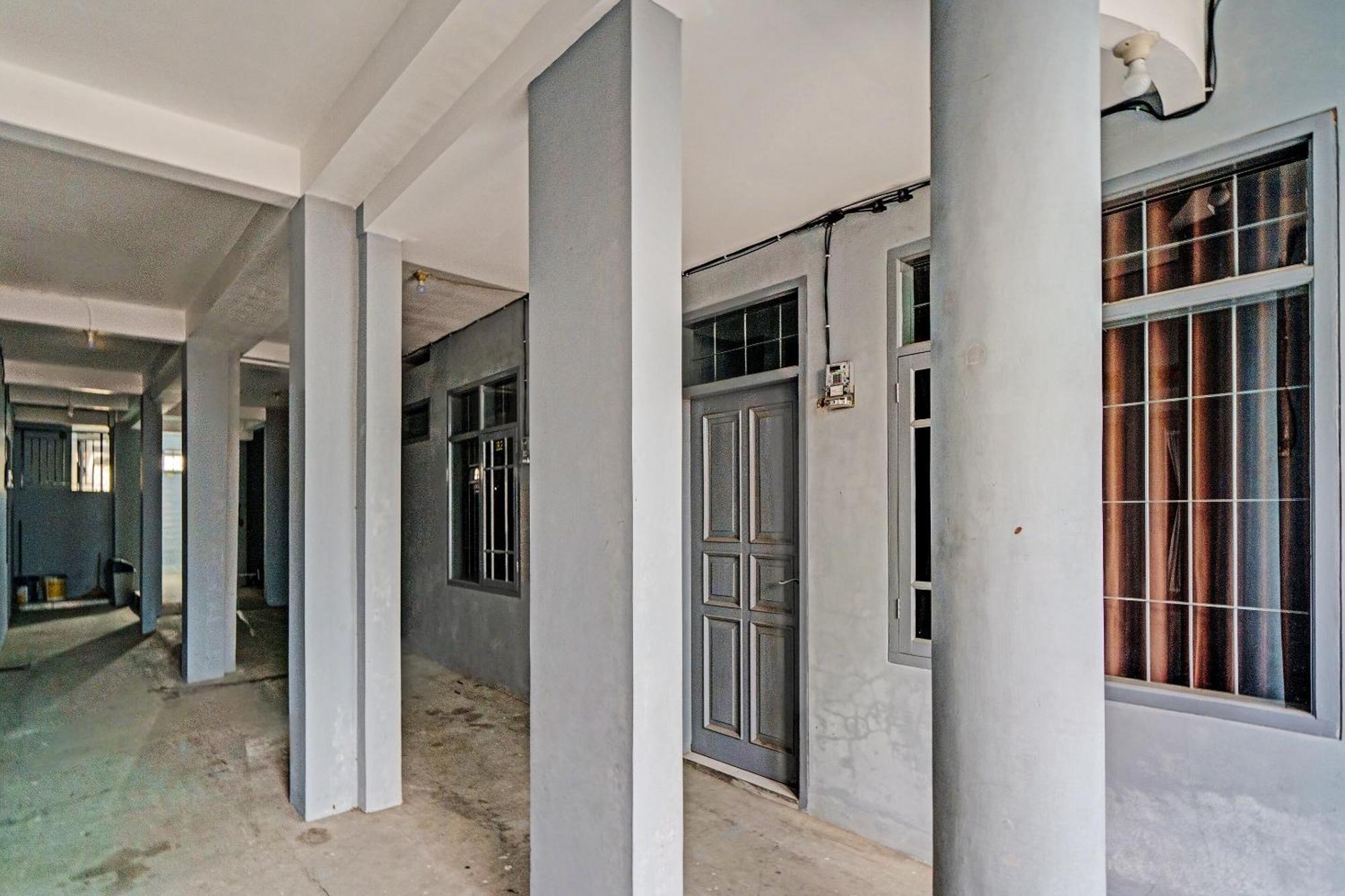 Oyo Life 91592 Aaliya Guest House Syariah Lebakwangi Luaran gambar