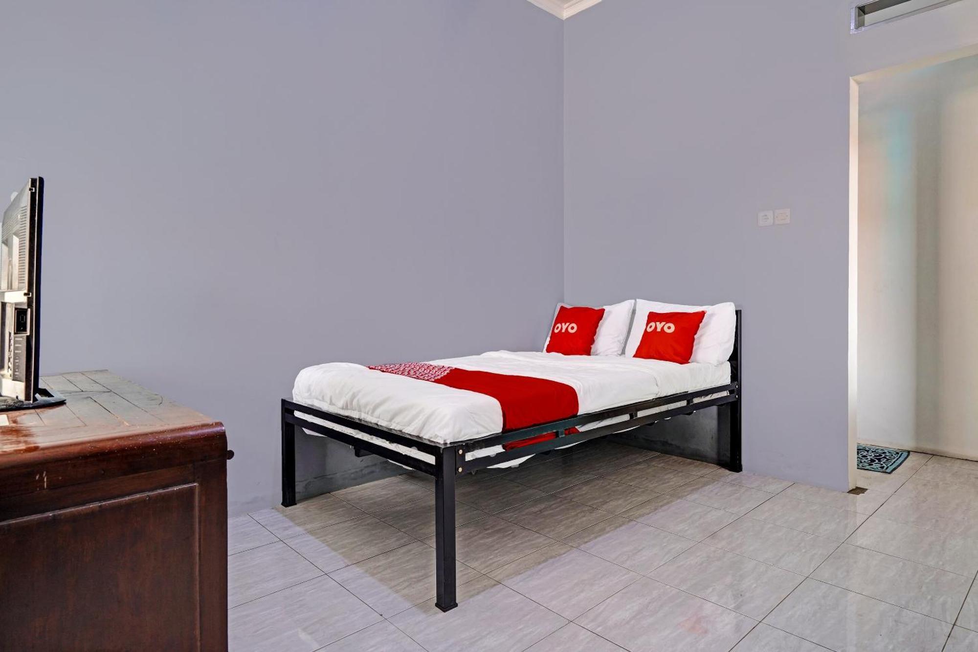 Oyo Life 91592 Aaliya Guest House Syariah Lebakwangi Luaran gambar