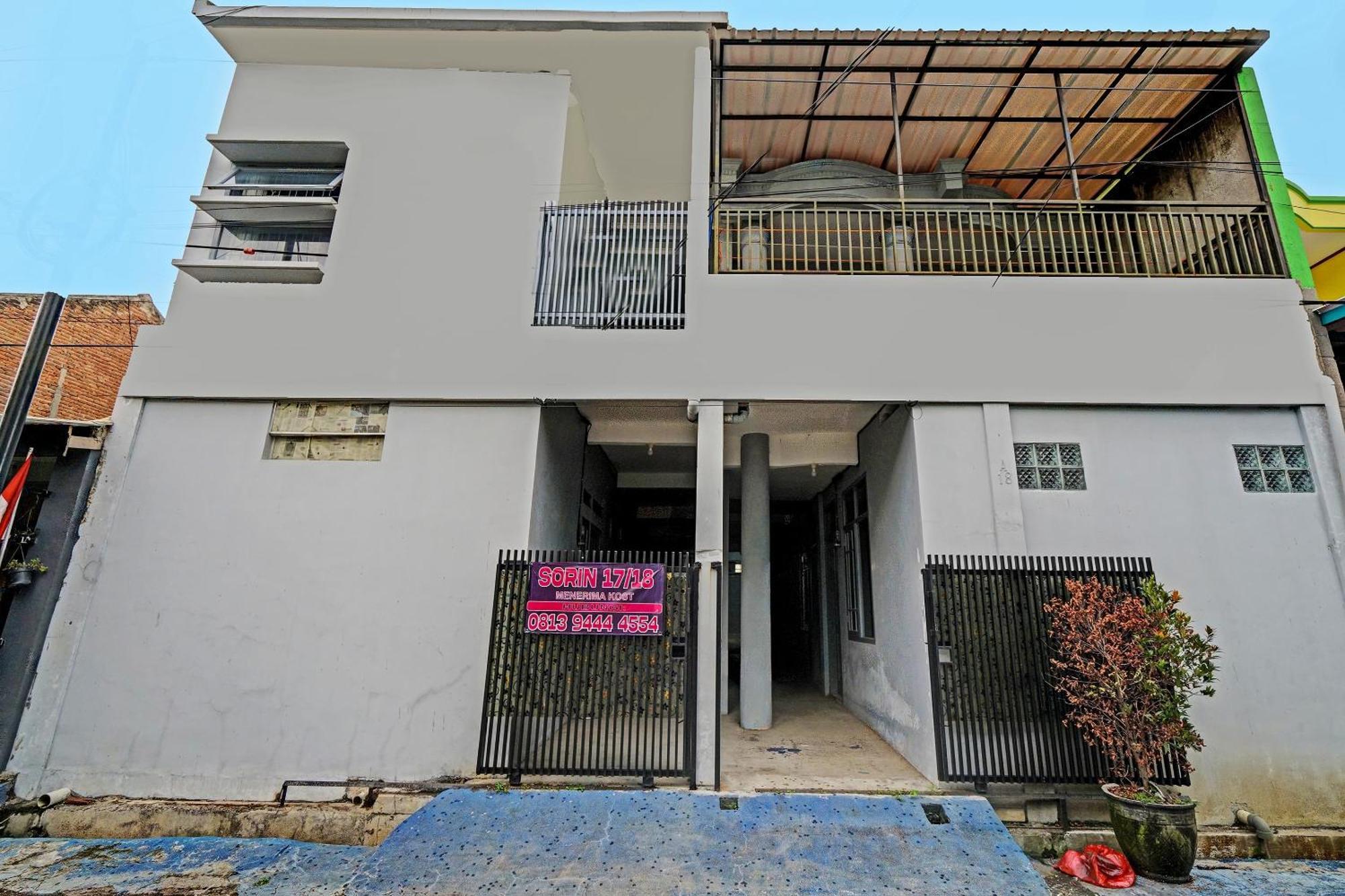 Oyo Life 91592 Aaliya Guest House Syariah Lebakwangi Luaran gambar