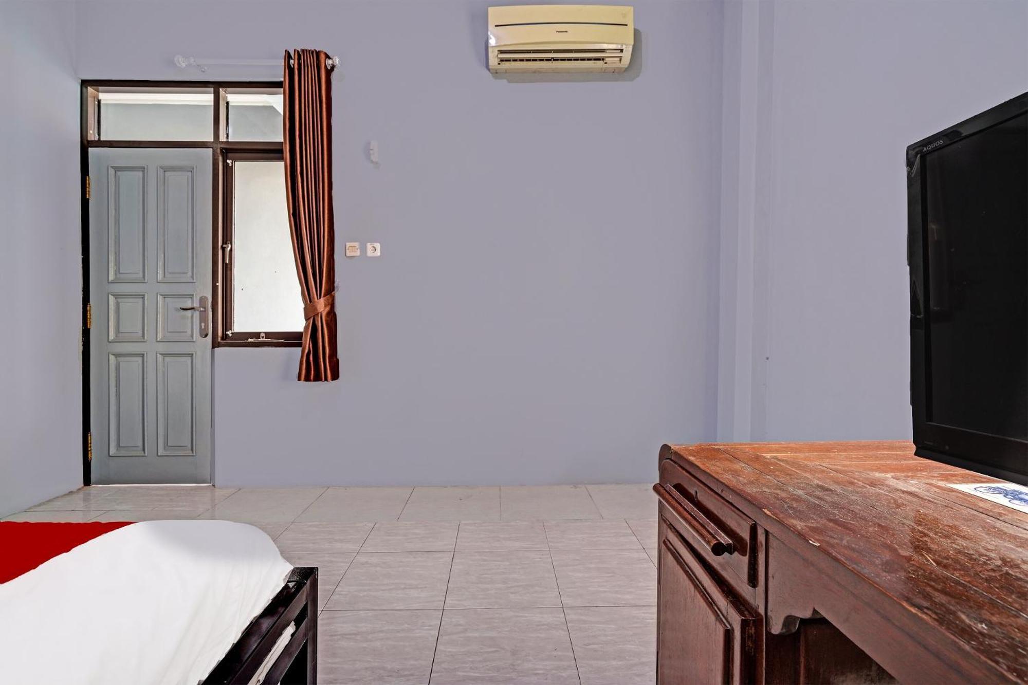 Oyo Life 91592 Aaliya Guest House Syariah Lebakwangi Luaran gambar